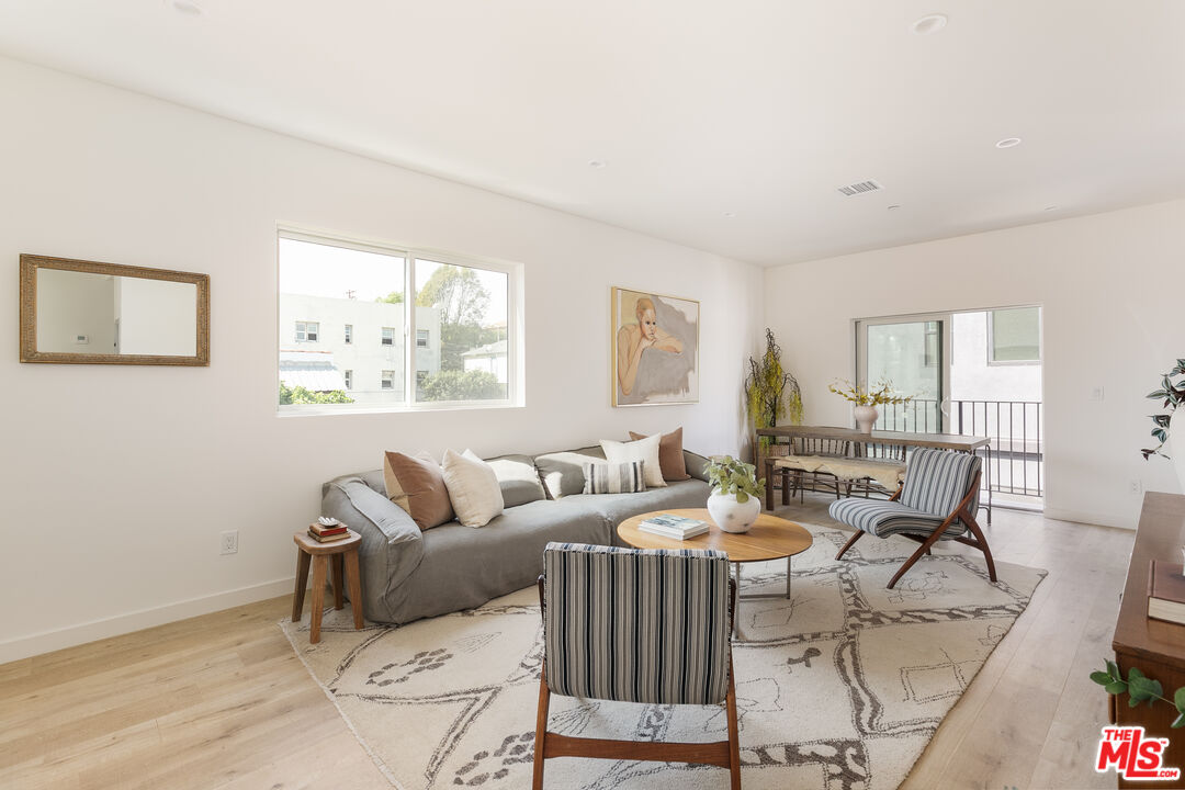 3415 Bellevue Ave
