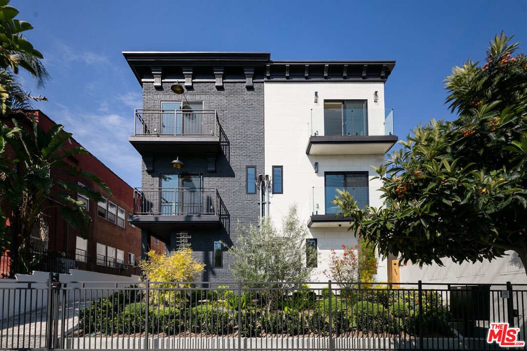 3415 Bellevue Ave