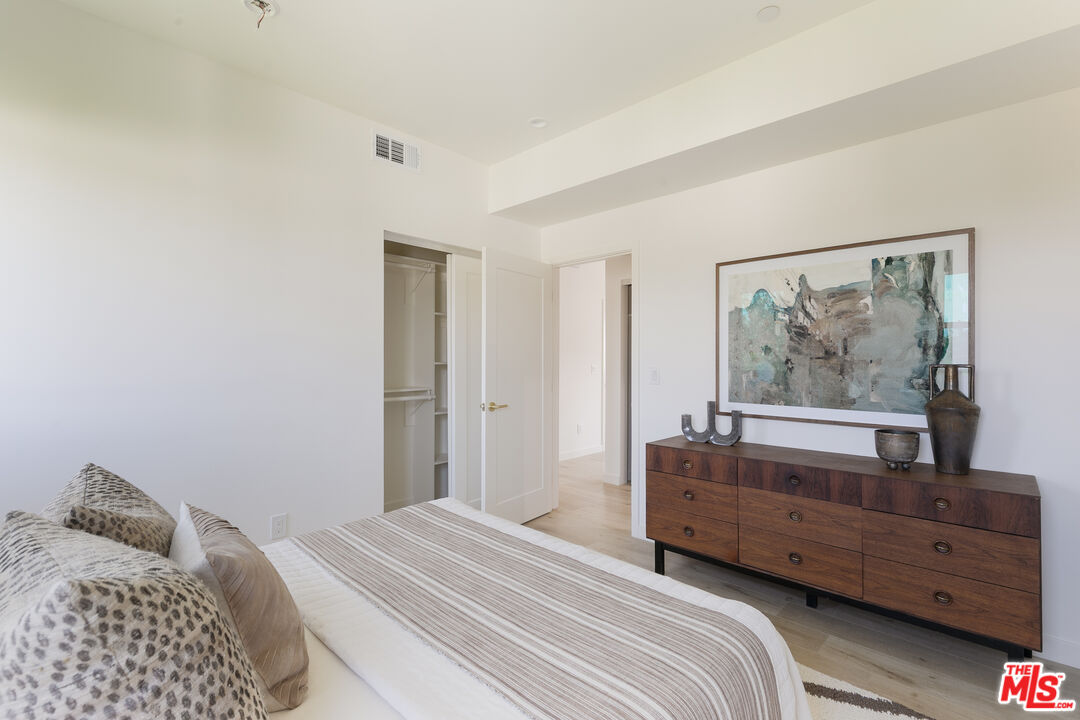 3415 Bellevue Ave