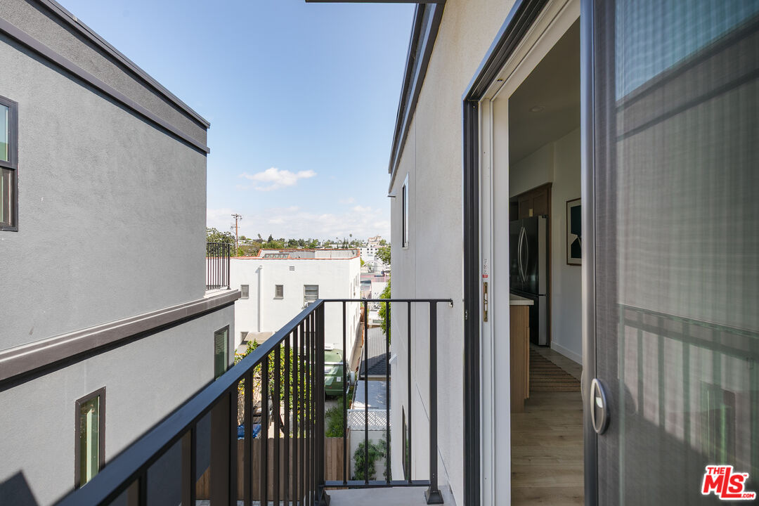 3415 Bellevue Ave