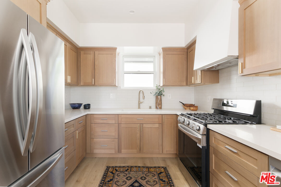 3413 Bellevue Ave
