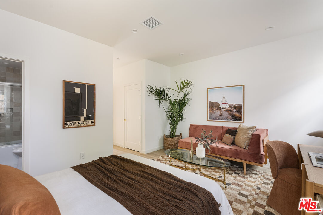 3413 Bellevue Ave