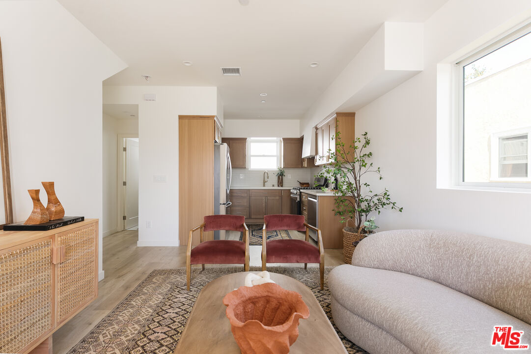 3413 Bellevue Ave