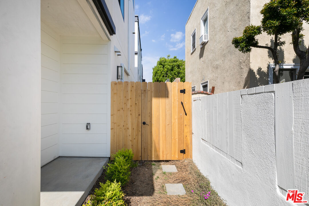 3413 Bellevue Ave