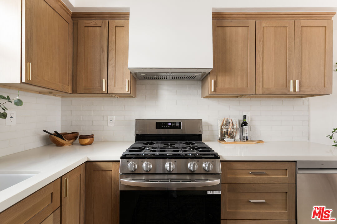 3413 Bellevue Ave