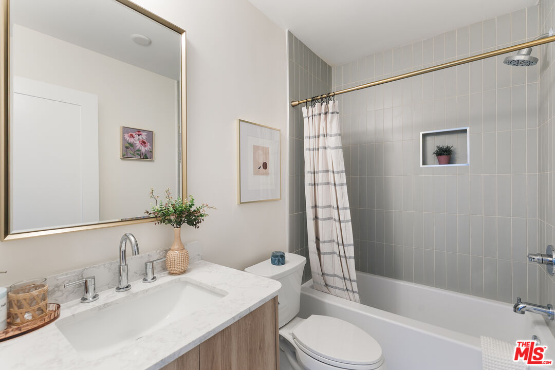 4412 Finley Ave Unit: 7