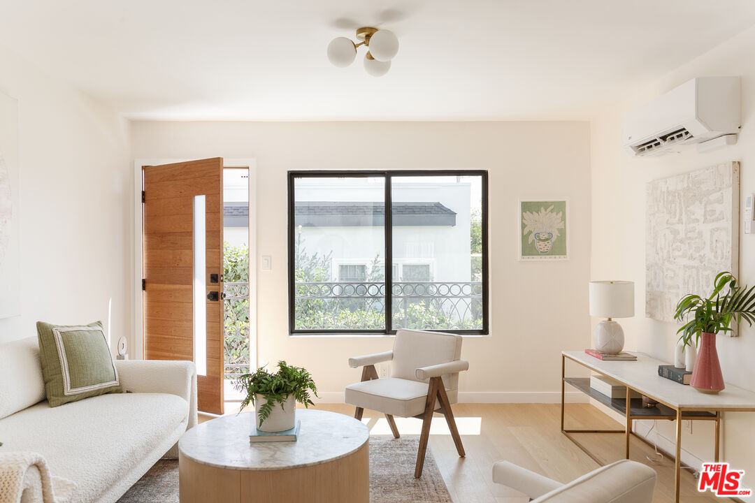 4412 Finley Ave Unit: 3