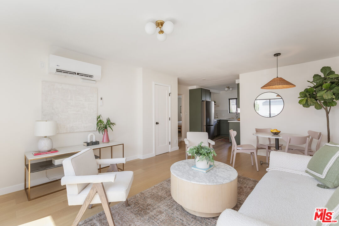 4412 Finley Ave Unit: 3
