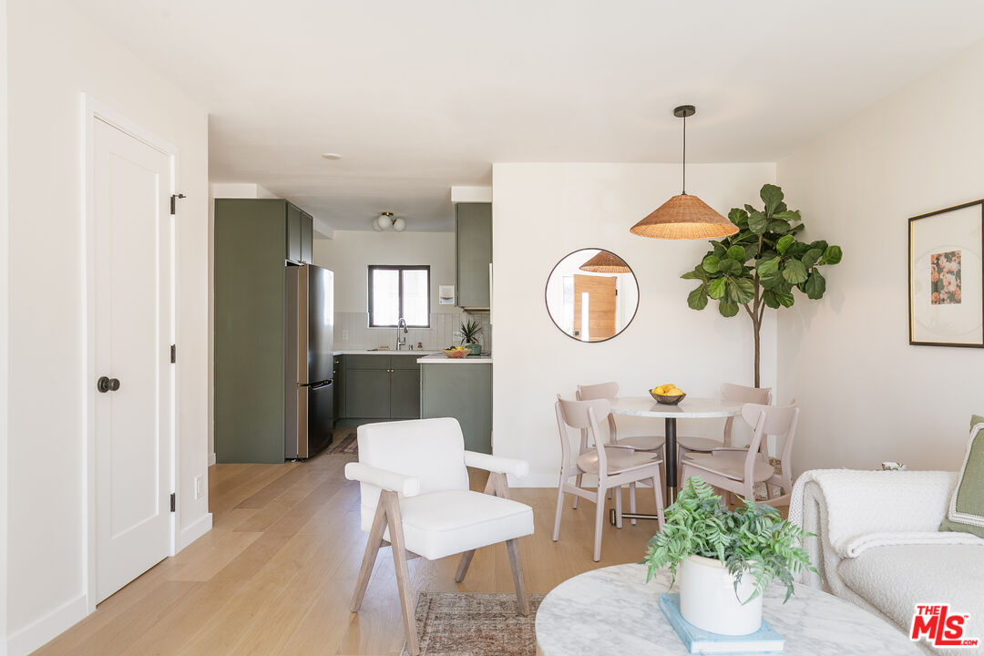 4412 Finley Ave Unit: 3