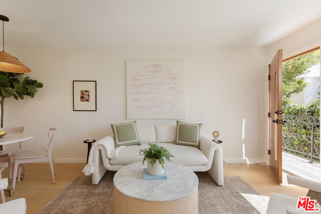 4412 Finley Ave Unit: 3