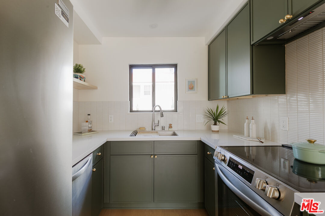 4412 Finley Ave Unit: 3