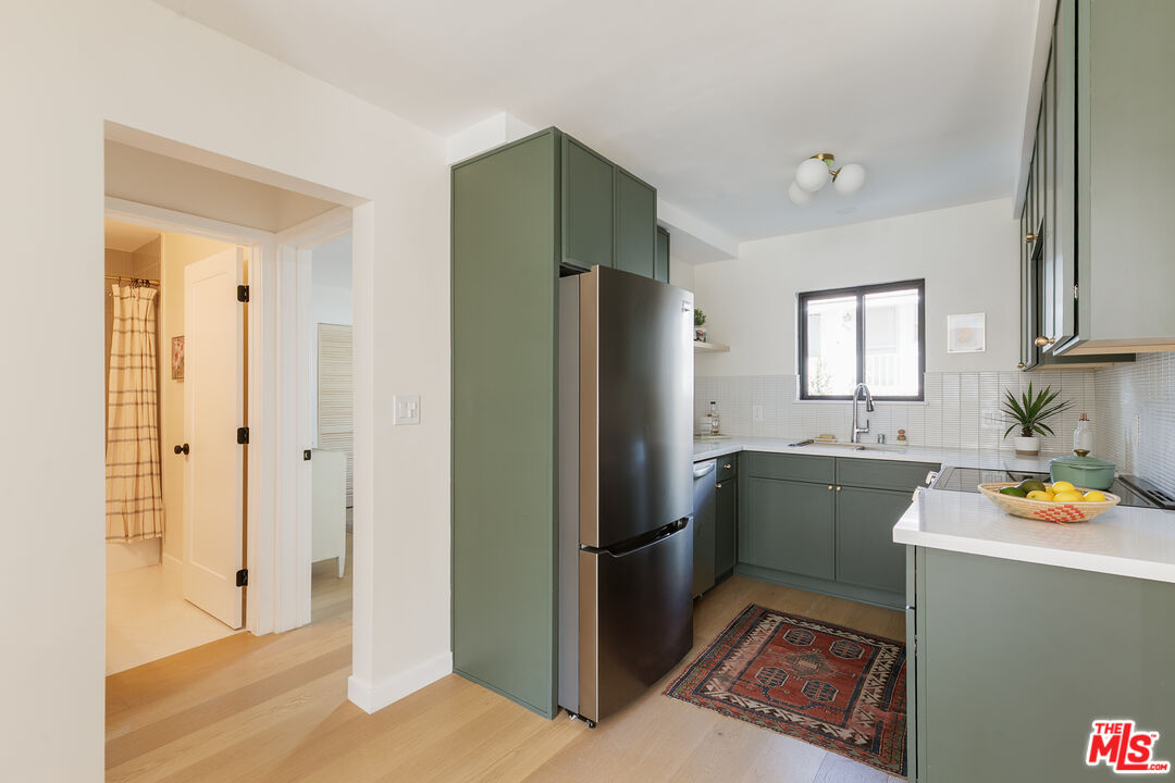 4412 Finley Ave Unit: 3