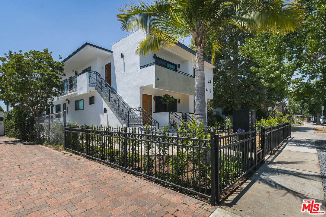 4412 Finley Ave Unit: 3