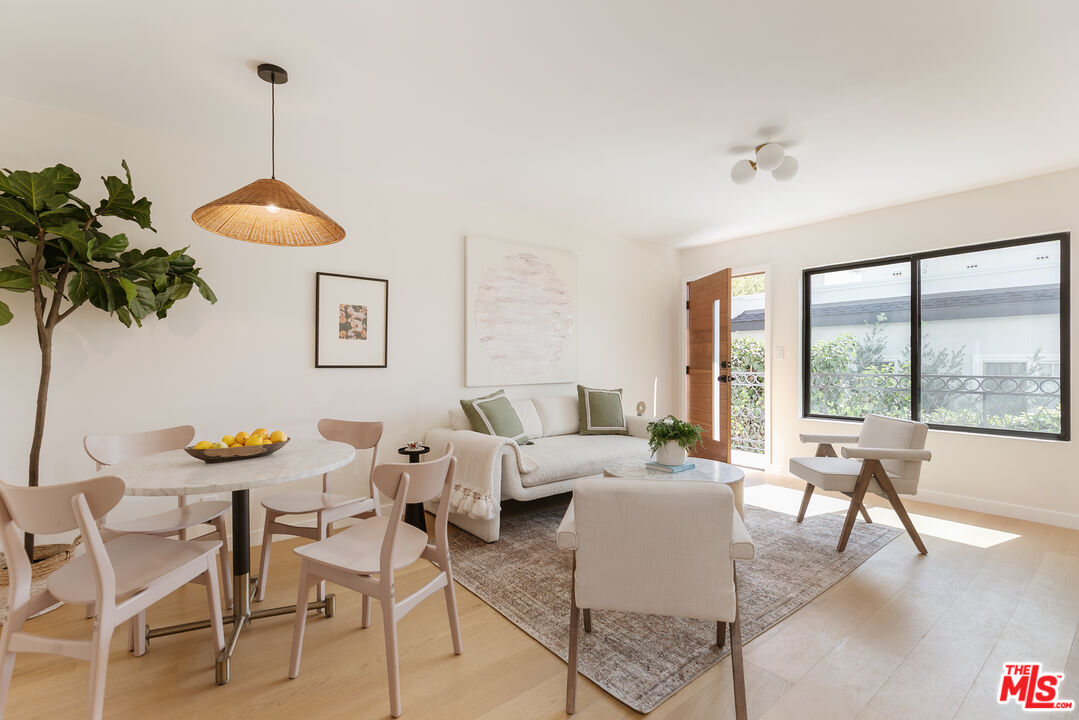 4412 Finley Ave Unit: 3