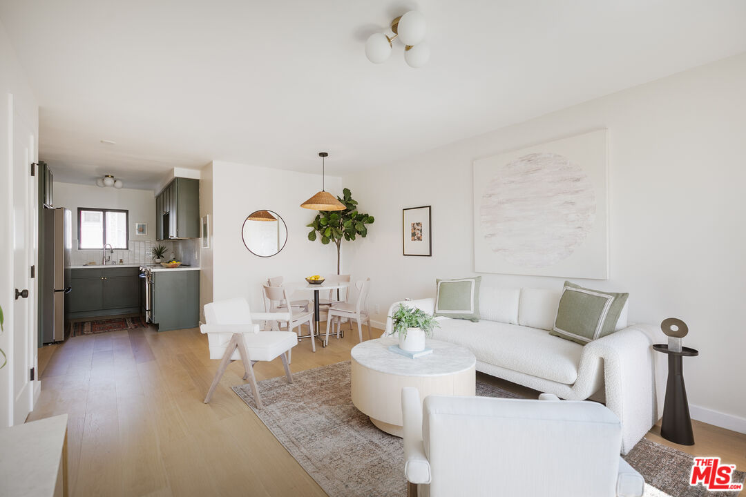 4412 Finley Ave Unit: 3