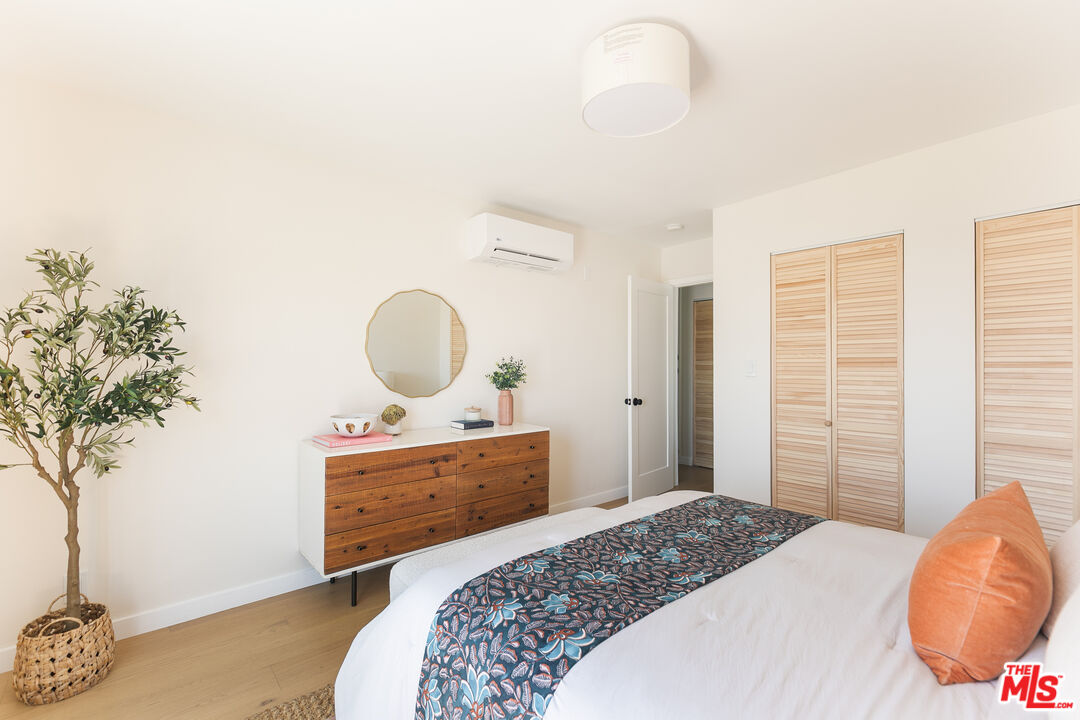 4412 Finley Ave Unit: 4