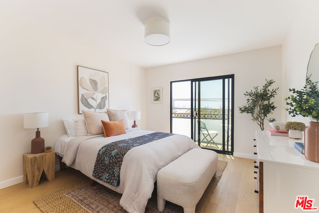 4412 Finley Ave Unit: 4