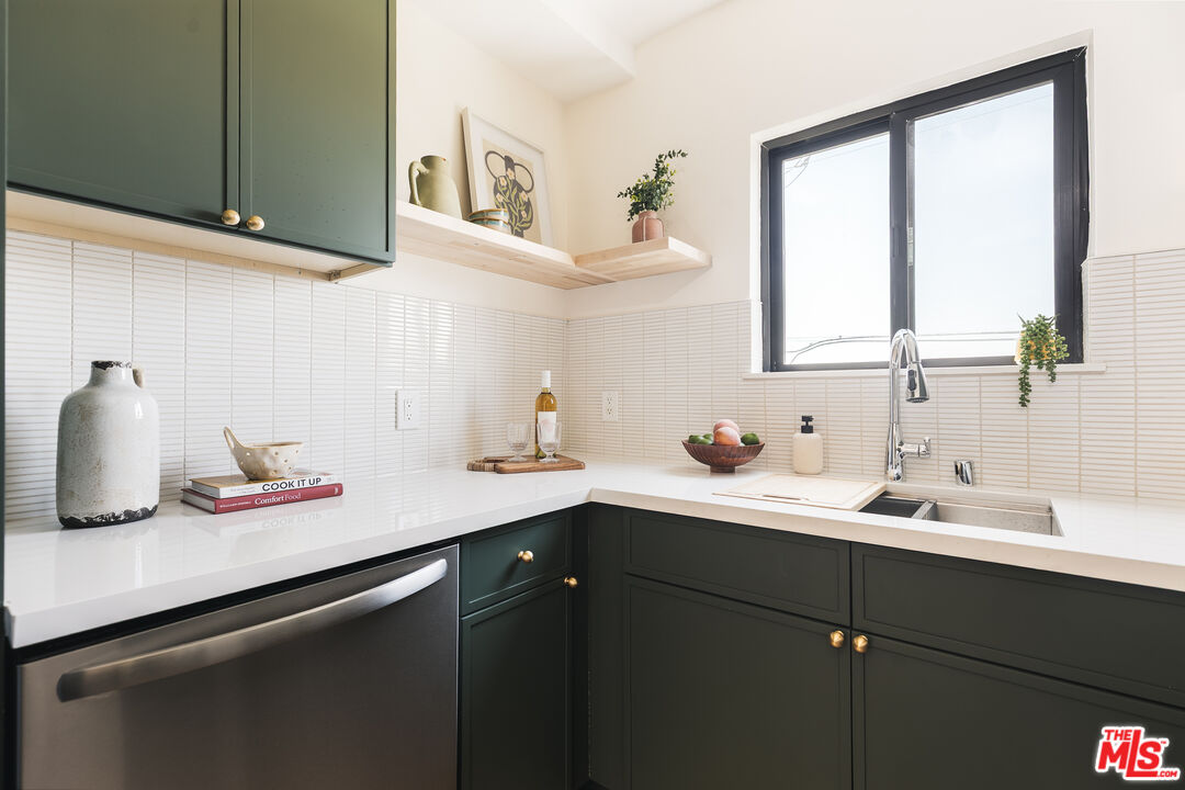 4412 Finley Ave Unit: 4