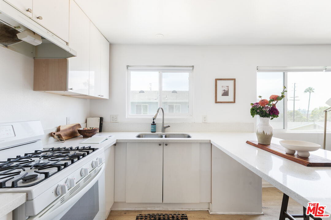 710 Bernard St Unit: 1