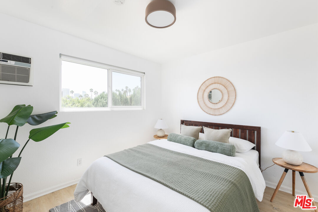 710 Bernard St Unit: 1