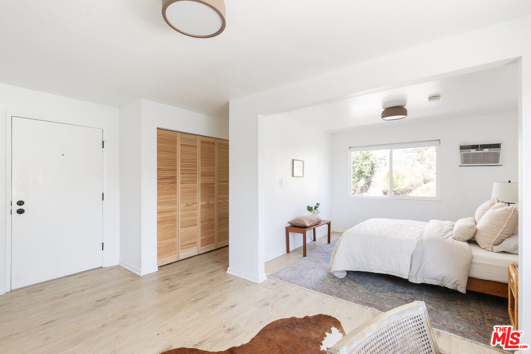 710 Bernard St Unit: 1