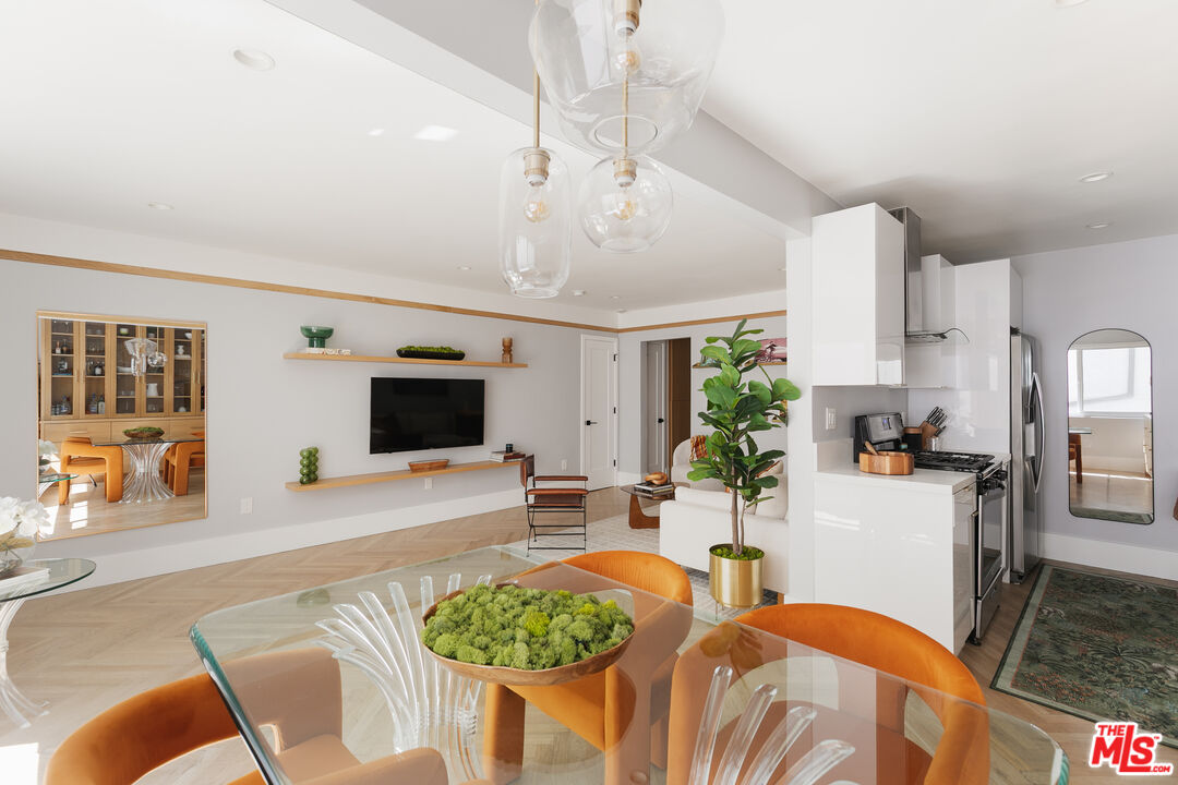 536 N Orlando Ave Unit: 2