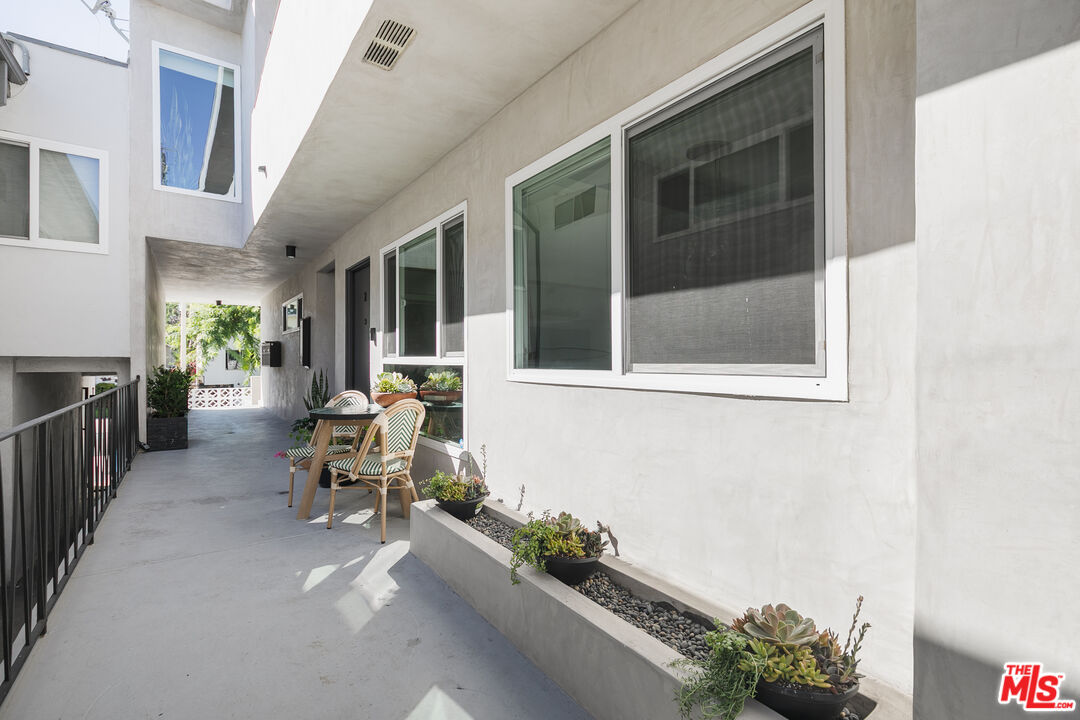 536 N Orlando Ave Unit: 2