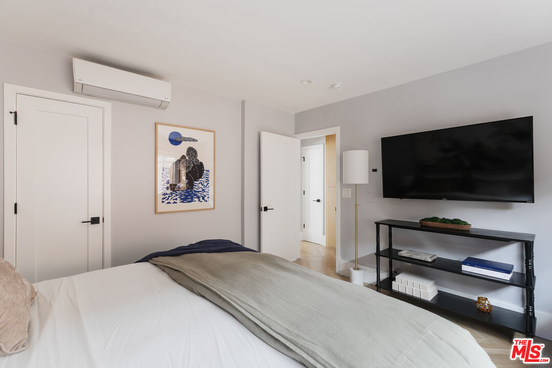 536 N Orlando Ave Unit: 2