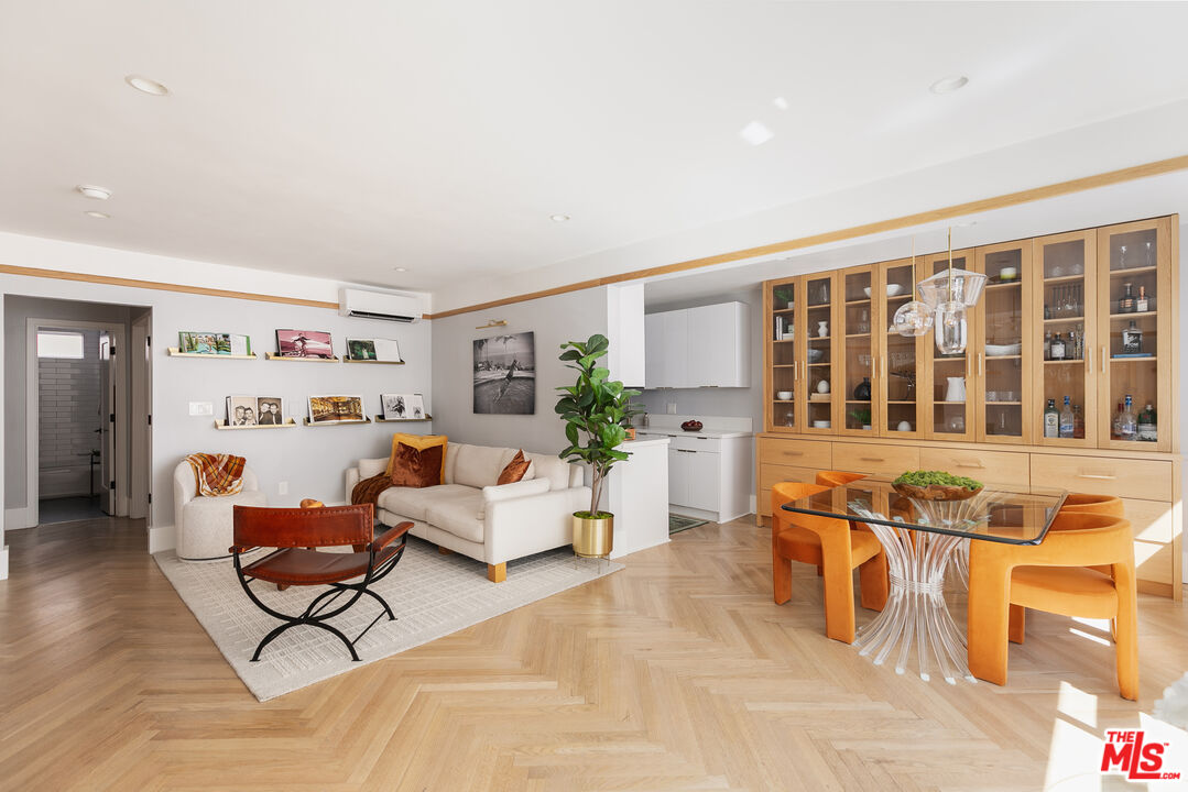 536 N Orlando Ave Unit: 2