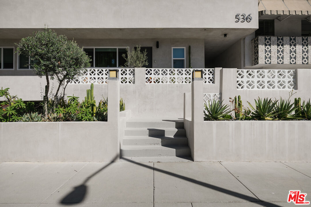 536 N Orlando Ave Unit: 2