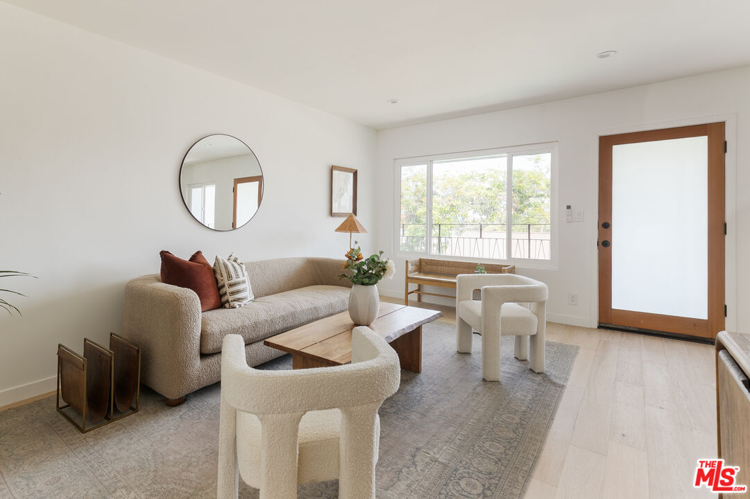 2135 Bellevue Ave Unit: 10