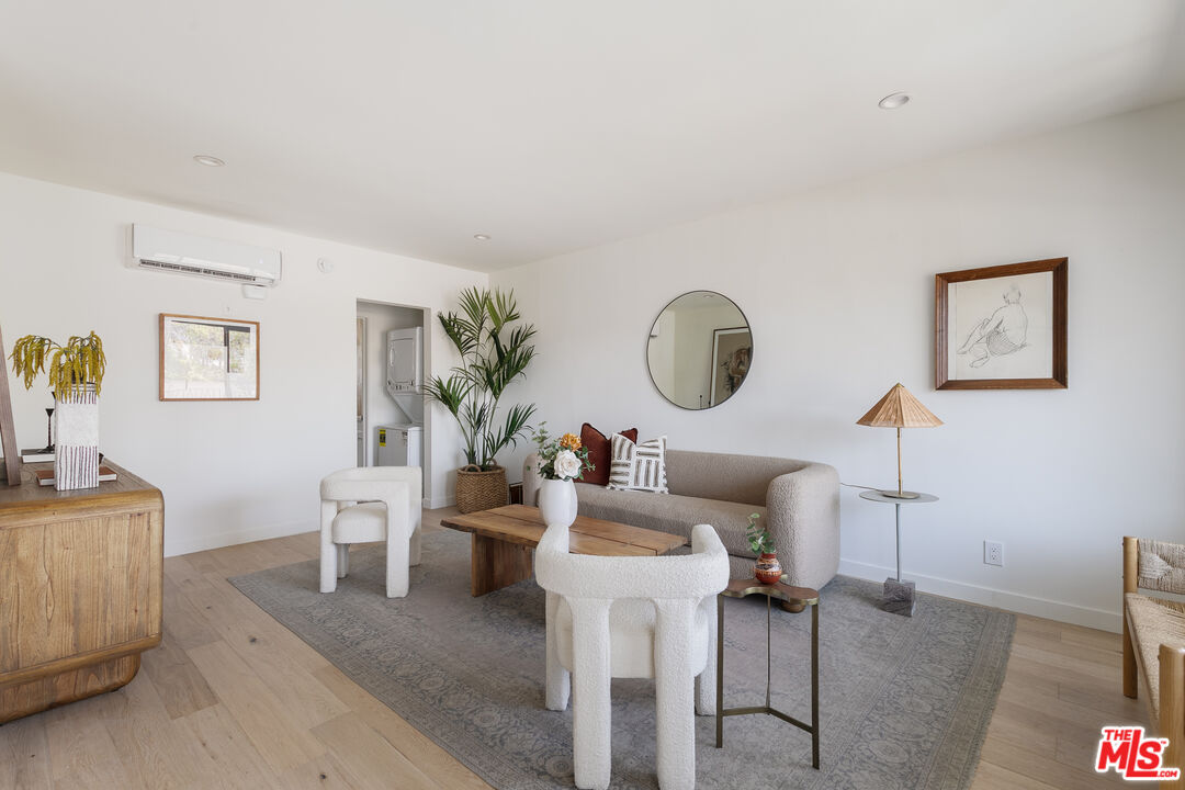 2135 Bellevue Ave Unit: 10