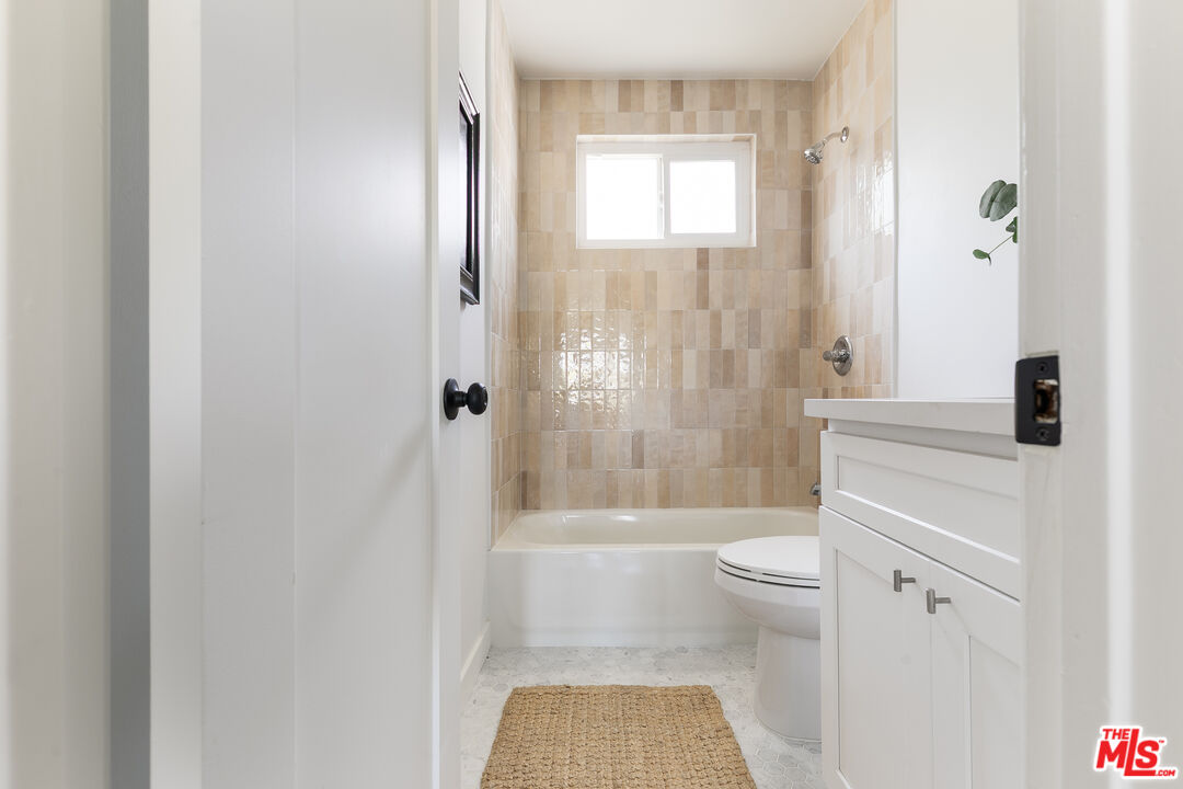 2135 Bellevue Ave Unit: 10