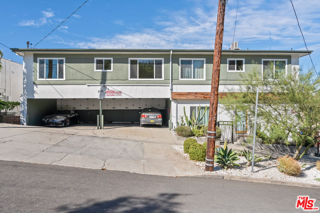 2135 Bellevue Ave Unit: 12