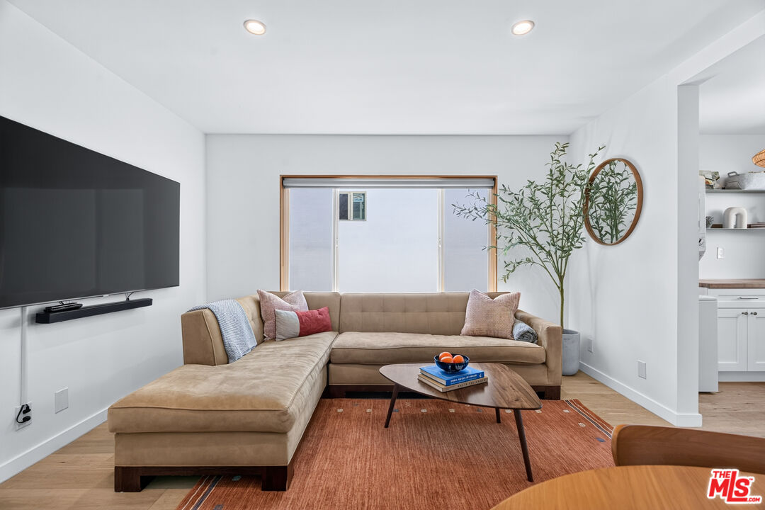 2135 Bellevue Ave Unit: 12