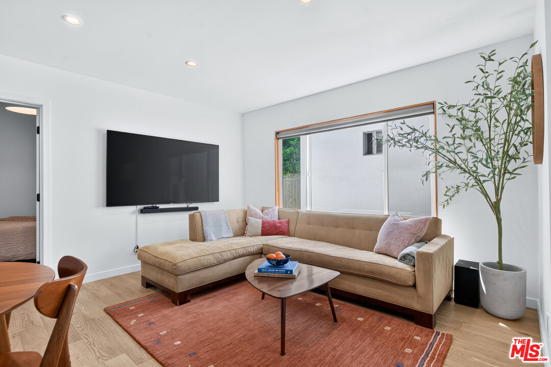2135 Bellevue Ave Unit: 12