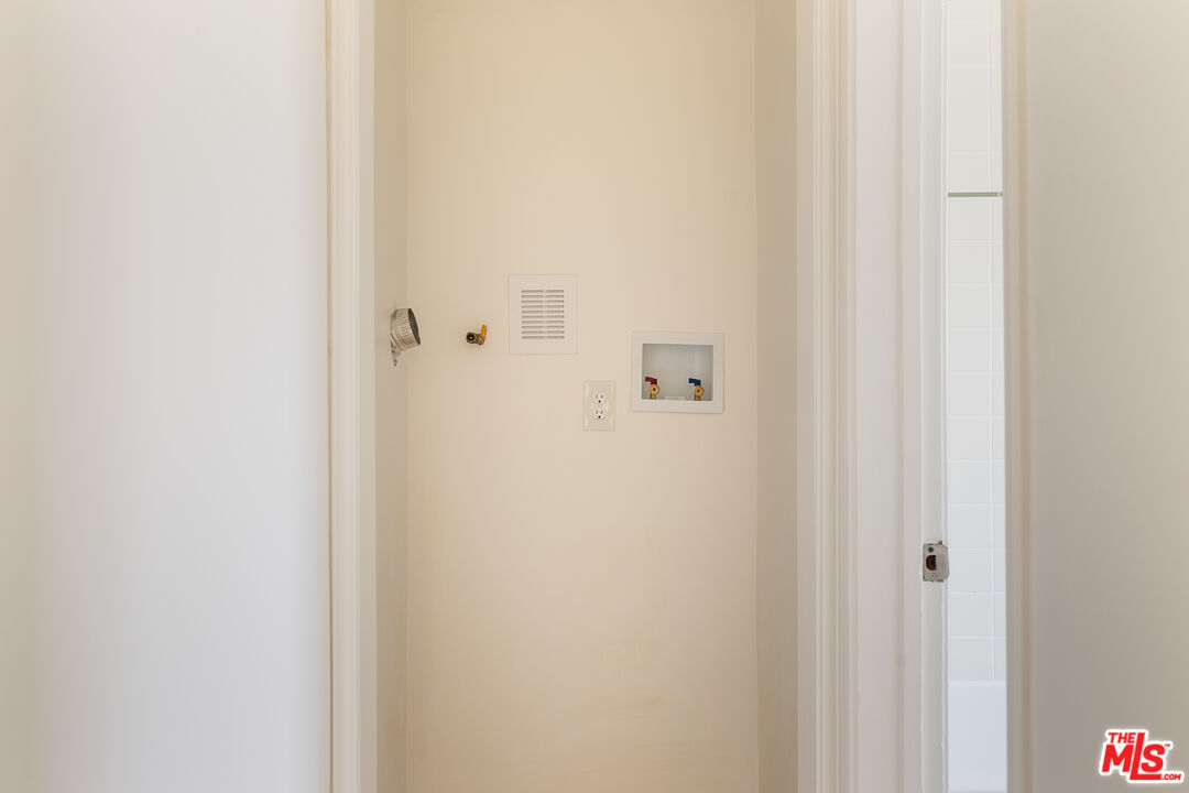 4020 Bemis St Unit: B