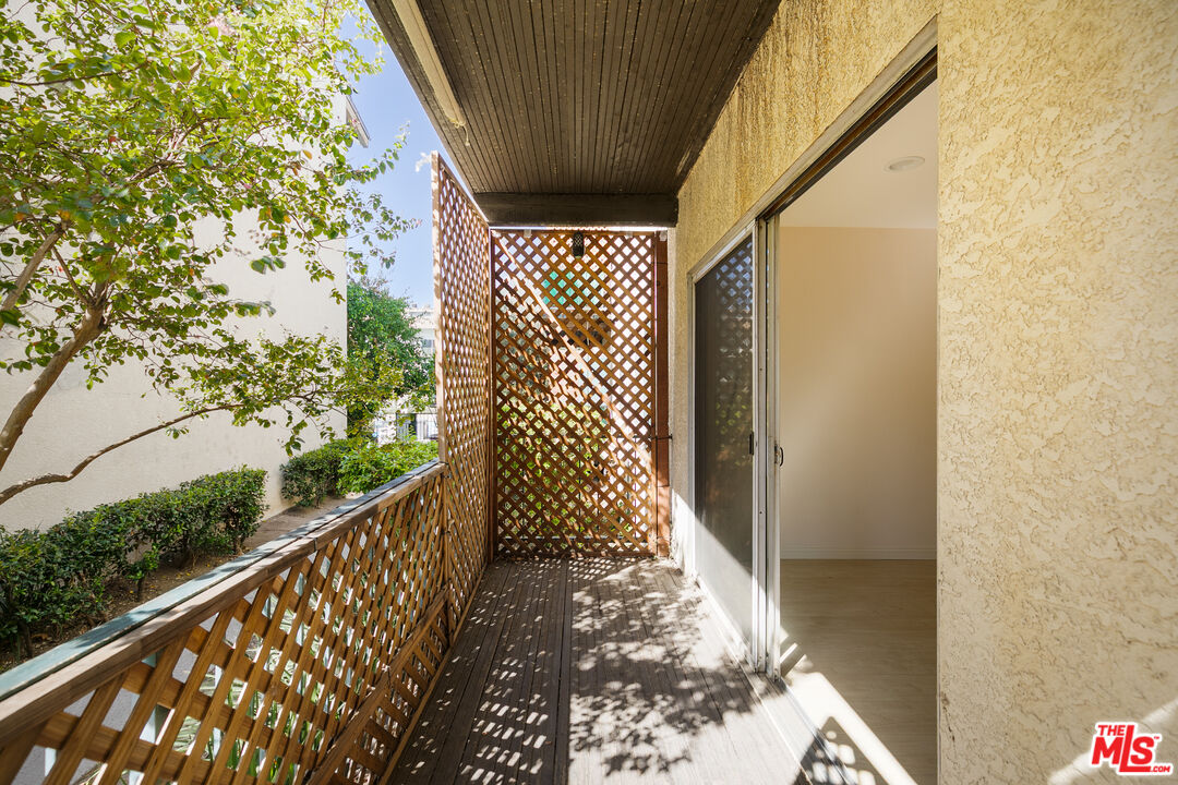 5460 White Oak Ave Unit: K103