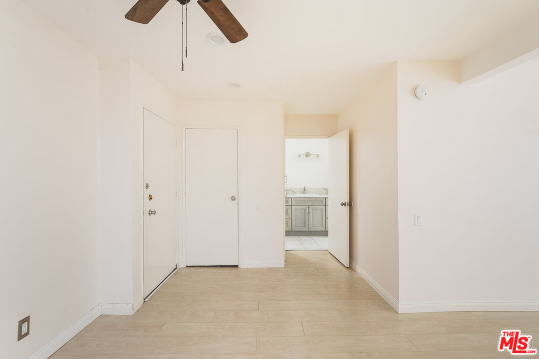 5460 White Oak Ave Unit: K103