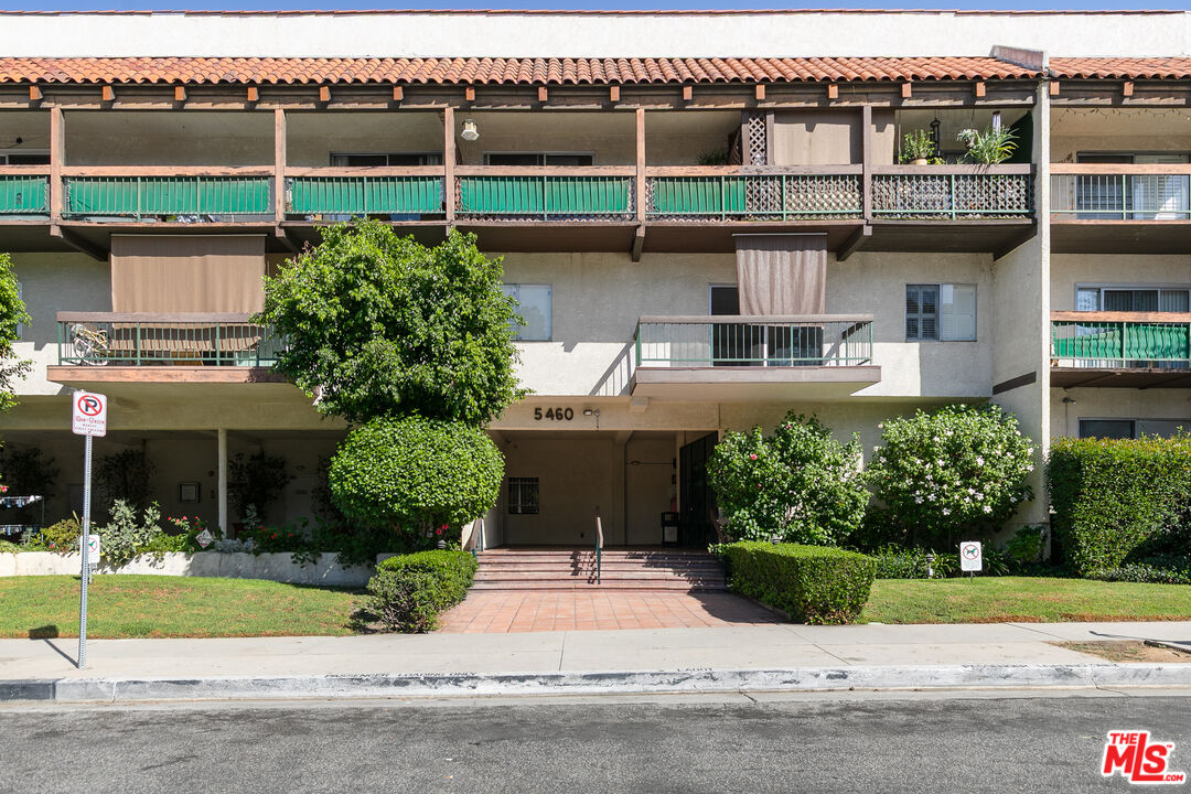 5460 White Oak Ave Unit: K103