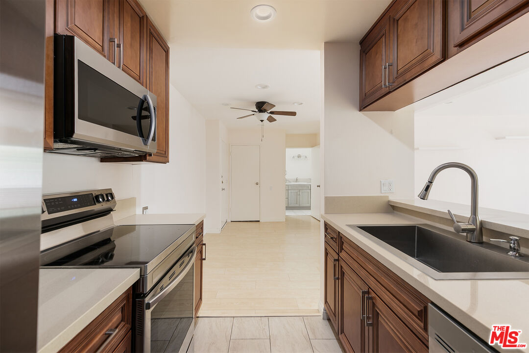 5460 White Oak Ave Unit: K103