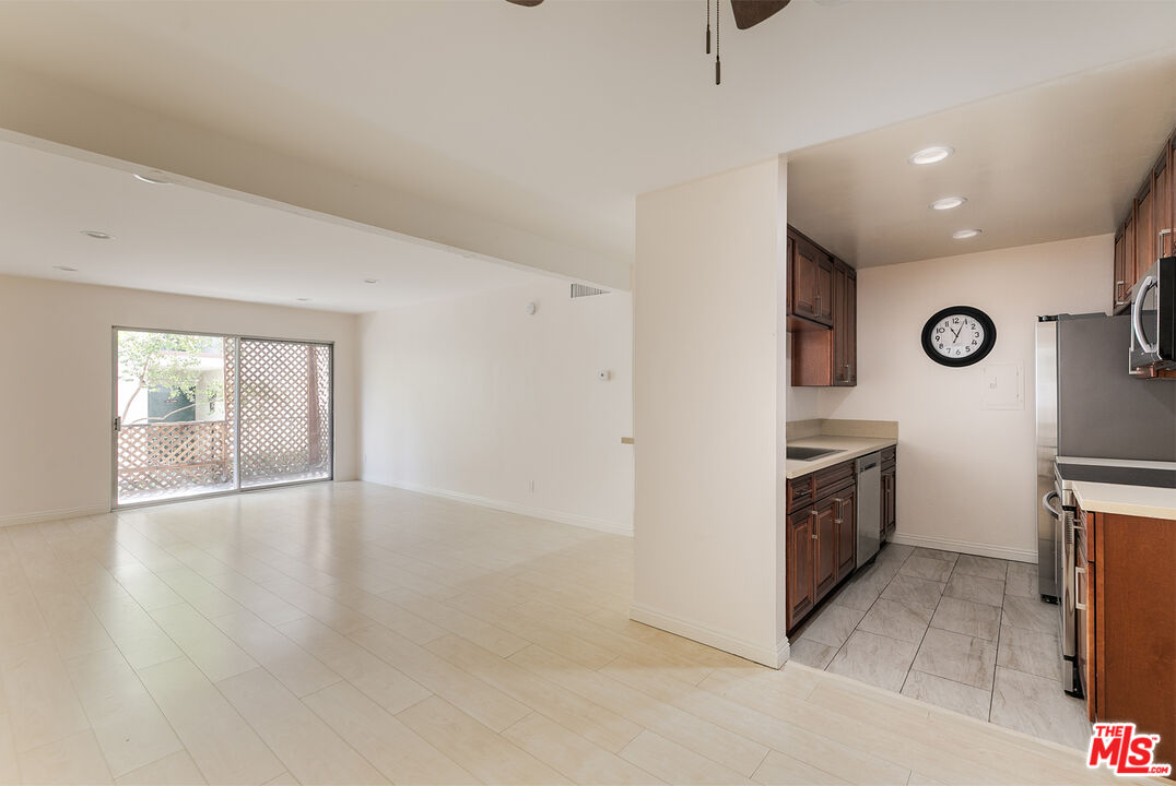 5460 White Oak Ave Unit: K103
