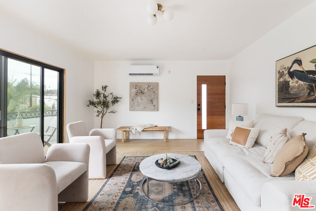 4412 Finley Ave Unit: 5