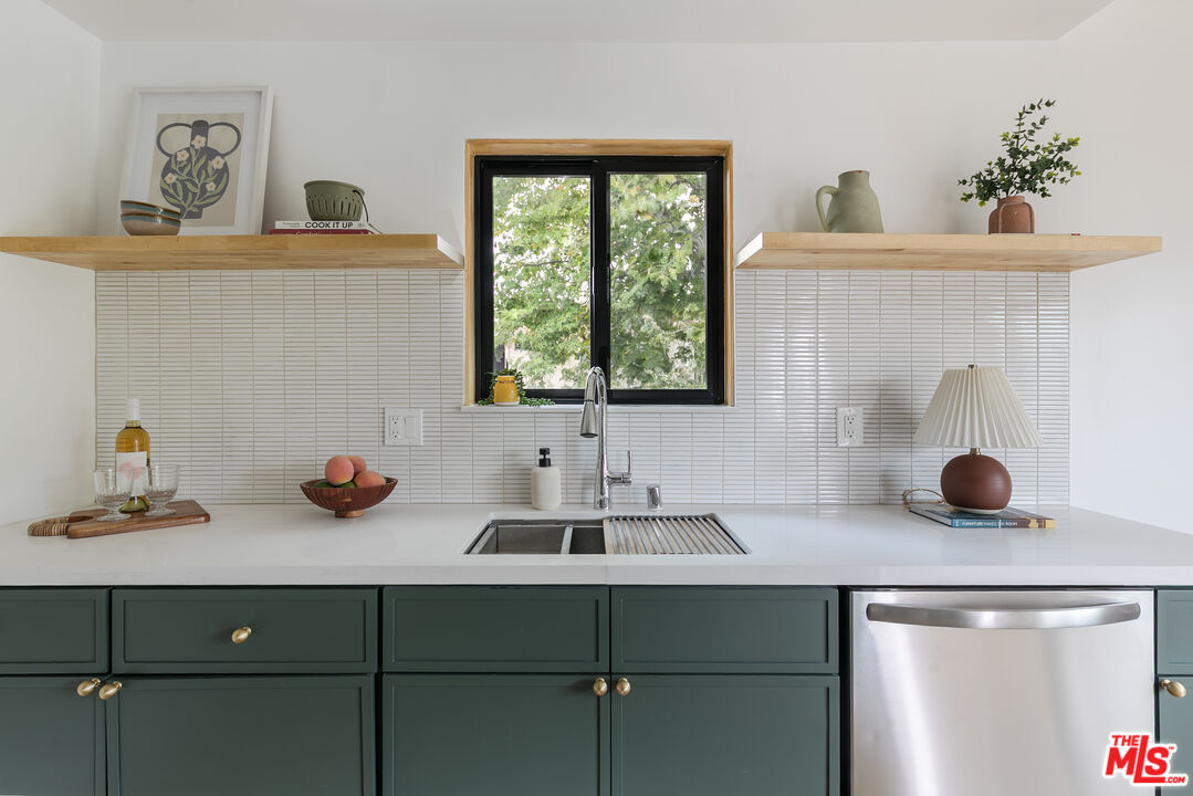4412 Finley Ave Unit: 5