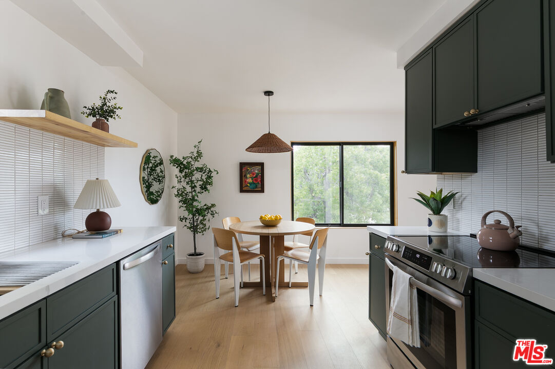 4412 Finley Ave Unit: 5