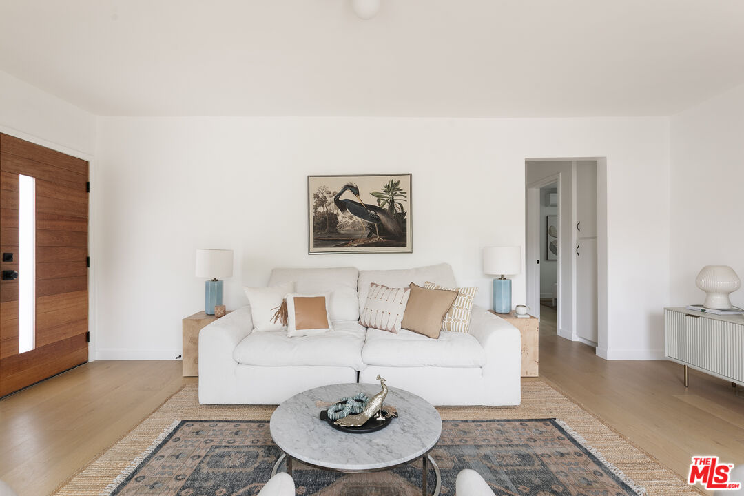 4412 Finley Ave Unit: 5