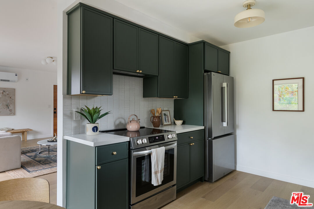 4412 Finley Ave Unit: 5