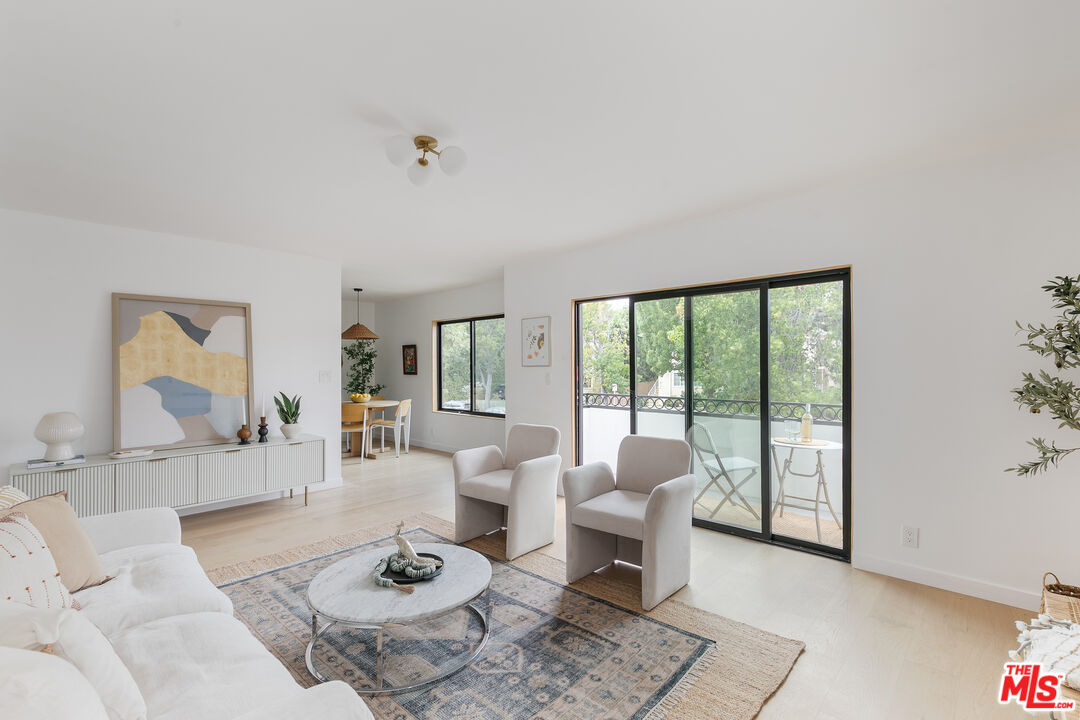 4412 Finley Ave Unit: 5