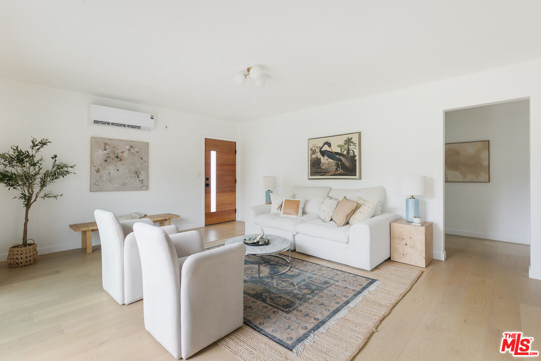 4412 Finley Ave Unit: 5