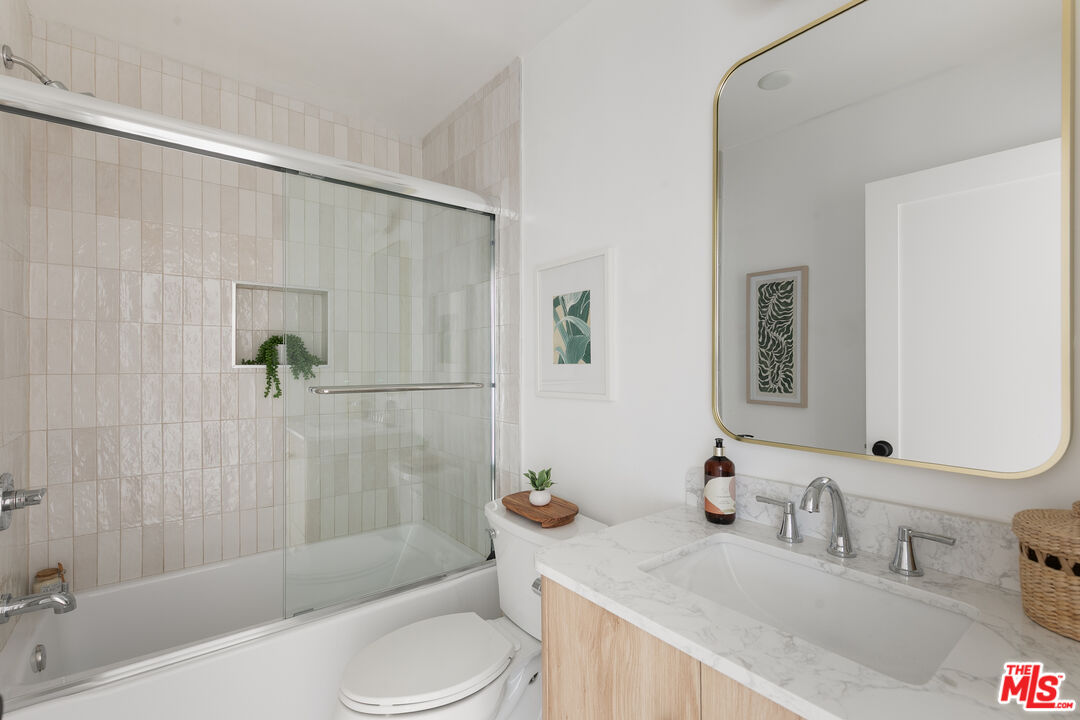 4412 Finley Ave Unit: 5